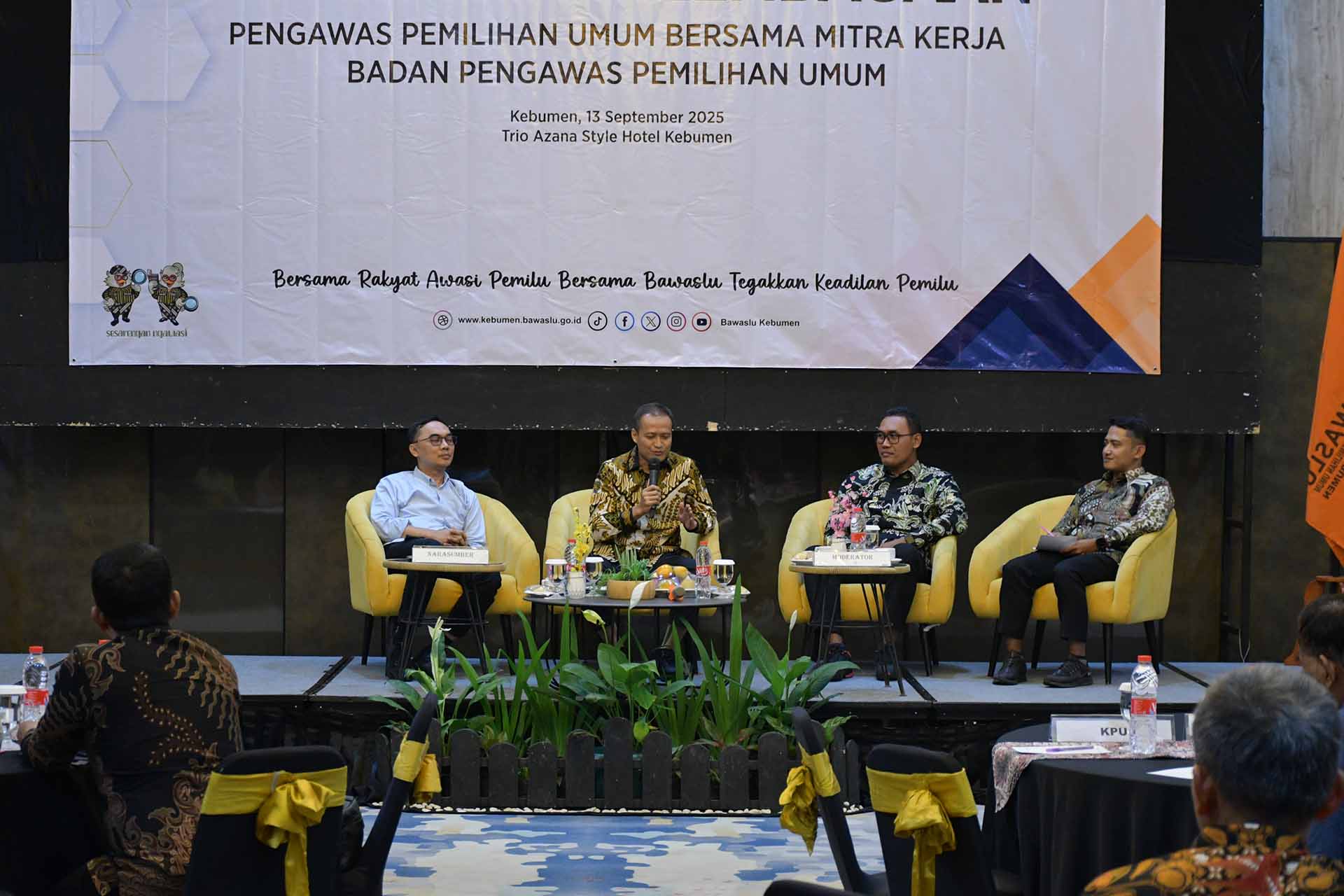 Azis Subekti dalam kegiatan Penguatan Kelembagaan Pengawas Pemilihan Umum Bersama Mitra Kerja Bawaslu di Kebumen, Sabtu (13:9:2025)